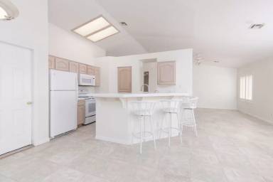 Main picture of 584 Duchess Ln