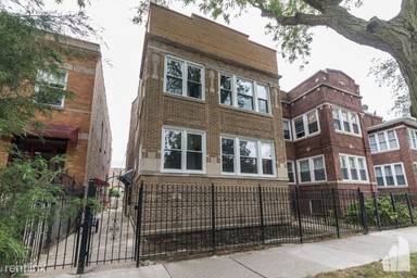 Main picture of 3241 W Wilson Ave