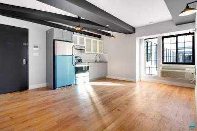 Main picture of 186 Lenox Rd