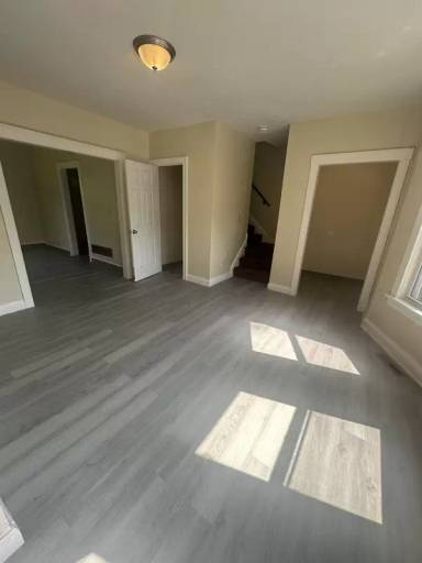 Main picture of 1211 E 86th St