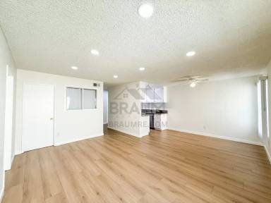 Main picture of 5461 Kester Ave