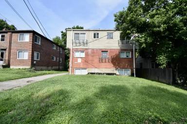 Main picture of 6305 Englewood Ave