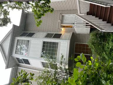 Main picture of 275 W Whispering Oaks Ln