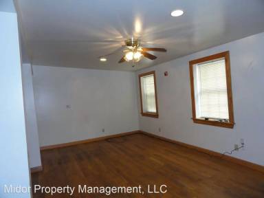 Main picture of 106 W King St