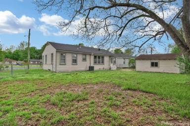 Main picture of 2583 Broadway Dr