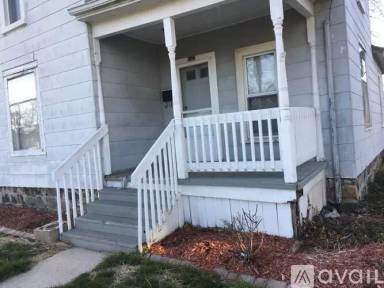 Main picture of 247 E Lafayette St