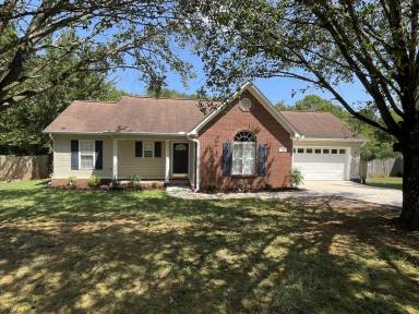 Main picture of 215 Falcon Ridge Dr