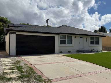 Main picture of 16918 Bassett St