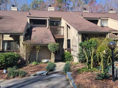 Main picture of 4100 Five Oaks