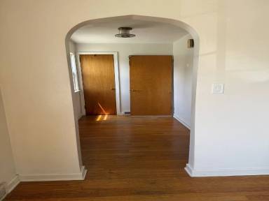 Main picture of 3227 Wayne St