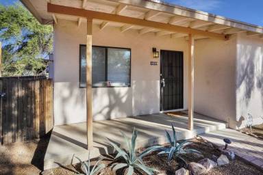 Main picture of 1439 E Blacklidge Dr