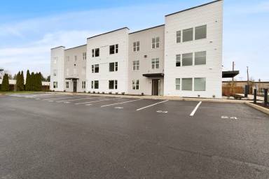 Main picture of 9917 NE 13th Ave