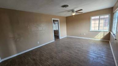Main picture of 1418 Eureka St