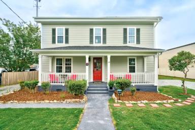 Main picture of 119 S 4th St