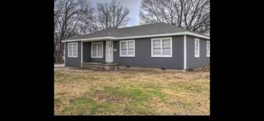 Main picture of 925 E Thompson Ave