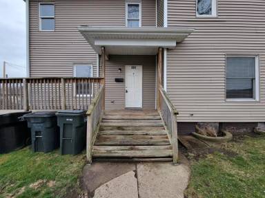 Main picture of 201 E Marion St