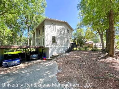 Main picture of 105 NW 30th St