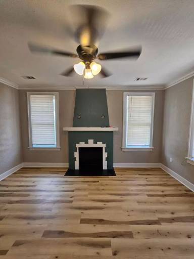 Main picture of 2405 S Battery St
