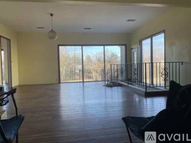 Main picture of 71 Nancy Ln