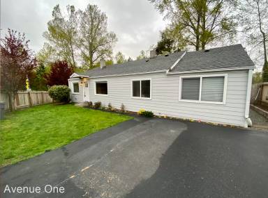 Main picture of 12404 NE 95th St