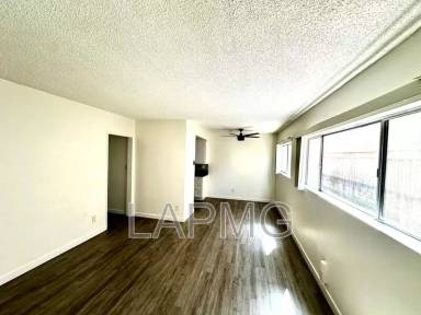 Main picture of 1426 S Point View St