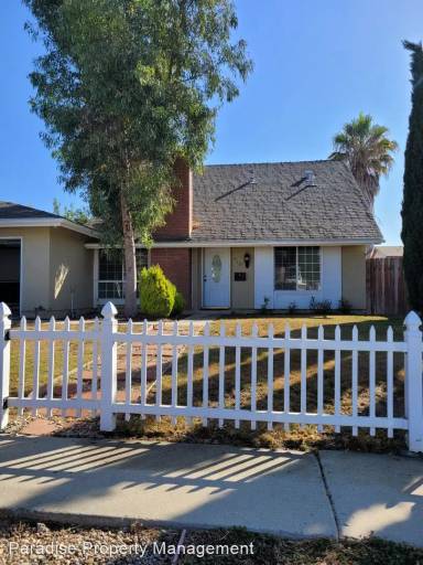 Main picture of 910 Ann Arbor Ave