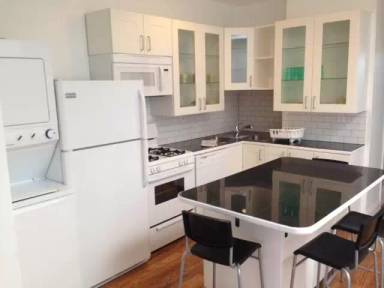 Main picture of 121 Cottage St