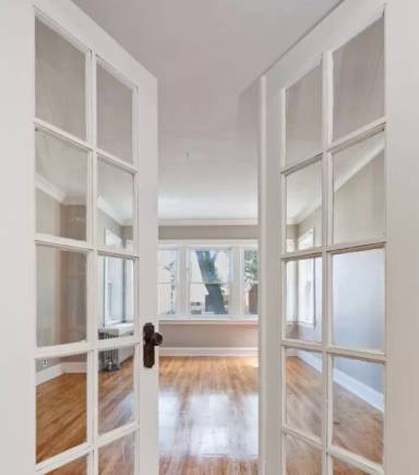 Main picture of 10238 S Eberhart Ave