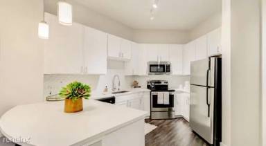 Main picture of 3002 Wycliff Ave