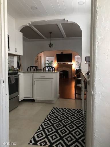 Main picture of 3910 Greenwood Ave