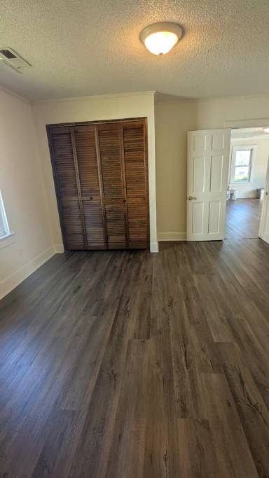 Main picture of 903 W Elizabeth St