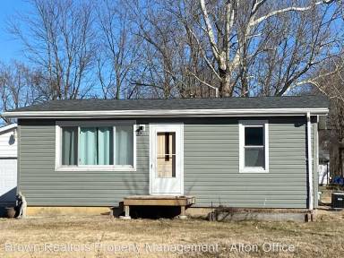 Main picture of 809 Meadow Dr