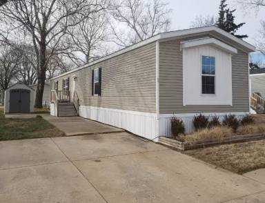 Main picture of 500 W 50th St S