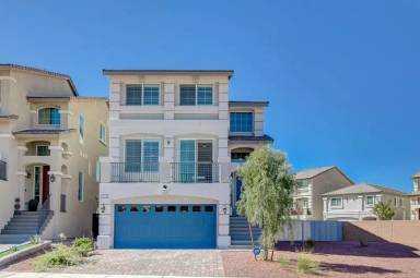 Main picture of 10355 Lorca Major St