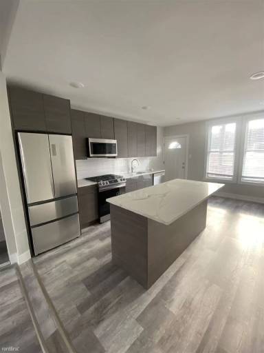 Main picture of 2408 N Tripp Ave