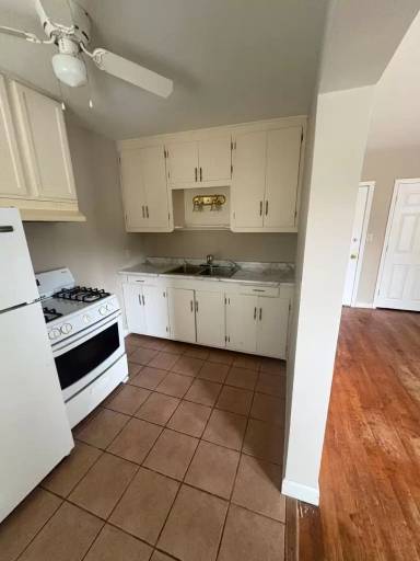 Main picture of 555 Kent St