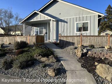 Main picture of 1025 S 59th St