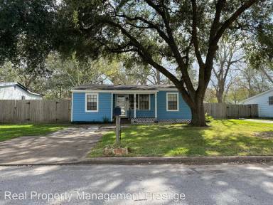 Main picture of 405 Oaklawn St