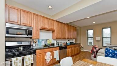 Main picture of 3223 N Sheffield Ave