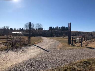 Main picture of 2195 S Park Ranch Rd