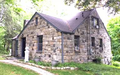 Main picture of 42 Newtown Tpke
