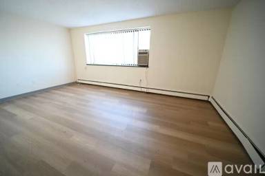 Main picture of 20 Riverside St