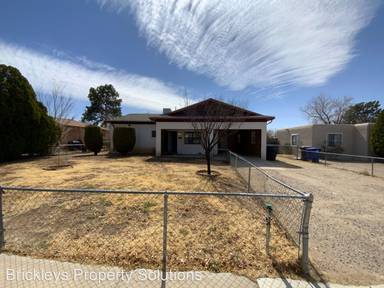 Main picture of 5504 Summer Ave NE