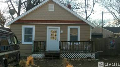 Main picture of 805 Marshall Ave