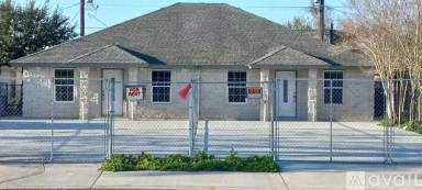 Main picture of 2611 Carlos Ave
