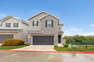 Main picture of 10643 W Military Dr