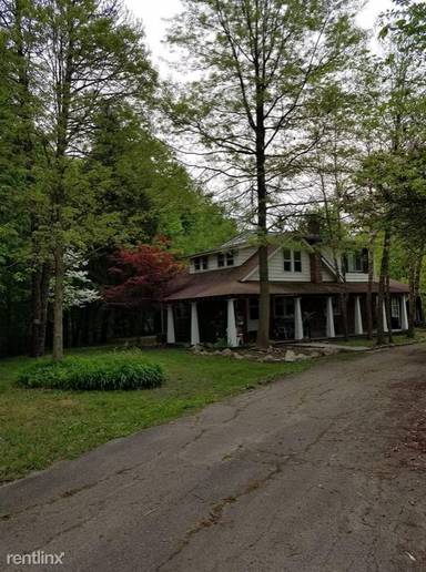 Main picture of 7510 Warren Woods Rd
