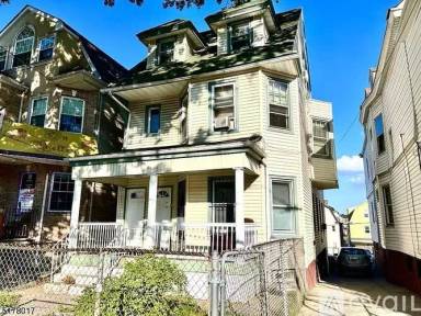 Main picture of 695 Mount Prospect Ave