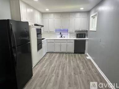 Main picture of 1954 Dobbins Dr NW