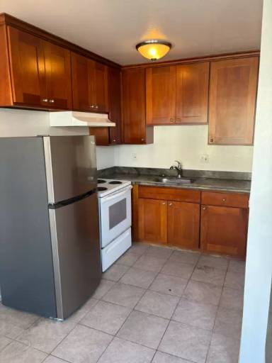 Main picture of 565 8th Ave